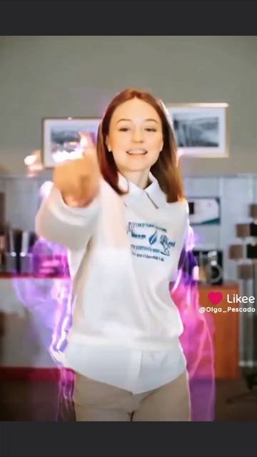 Пуговка танцует