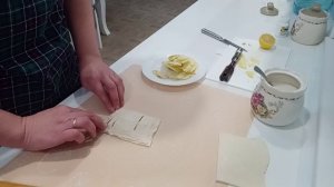 Быстро - быстро с утра напекла слойки с яблоком и лимоном. Ох, и вкусные!