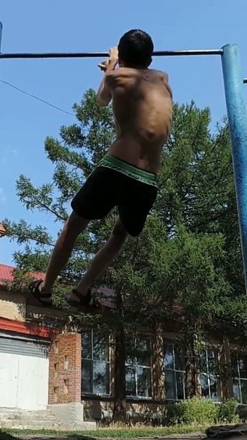 One arm pull up on left arm смотреть онлайн