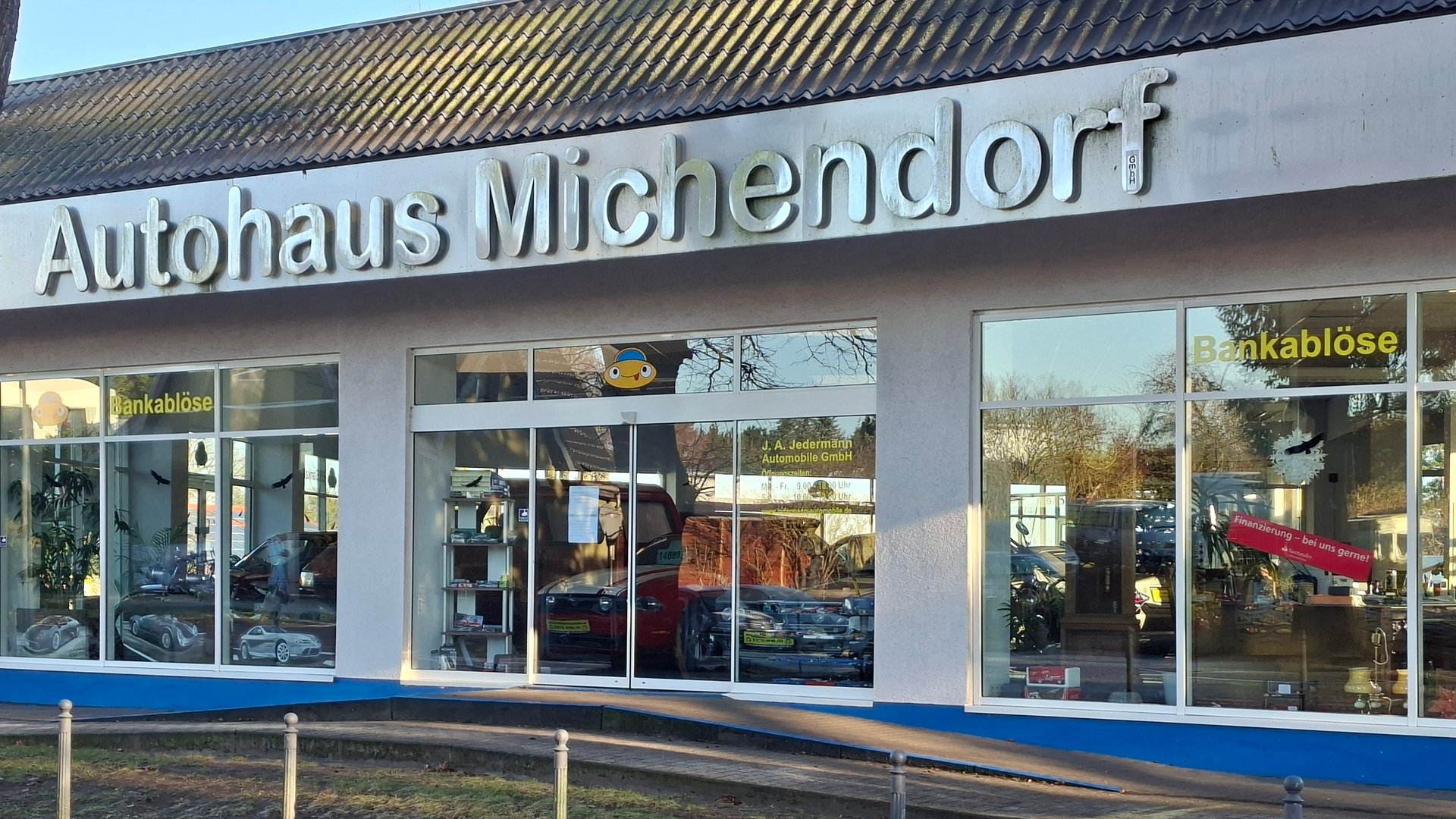 Автосалон в Германии продает Mercedec E 200 за 2000 евро. Друзья смотрите до конца, хочу обсудить !)