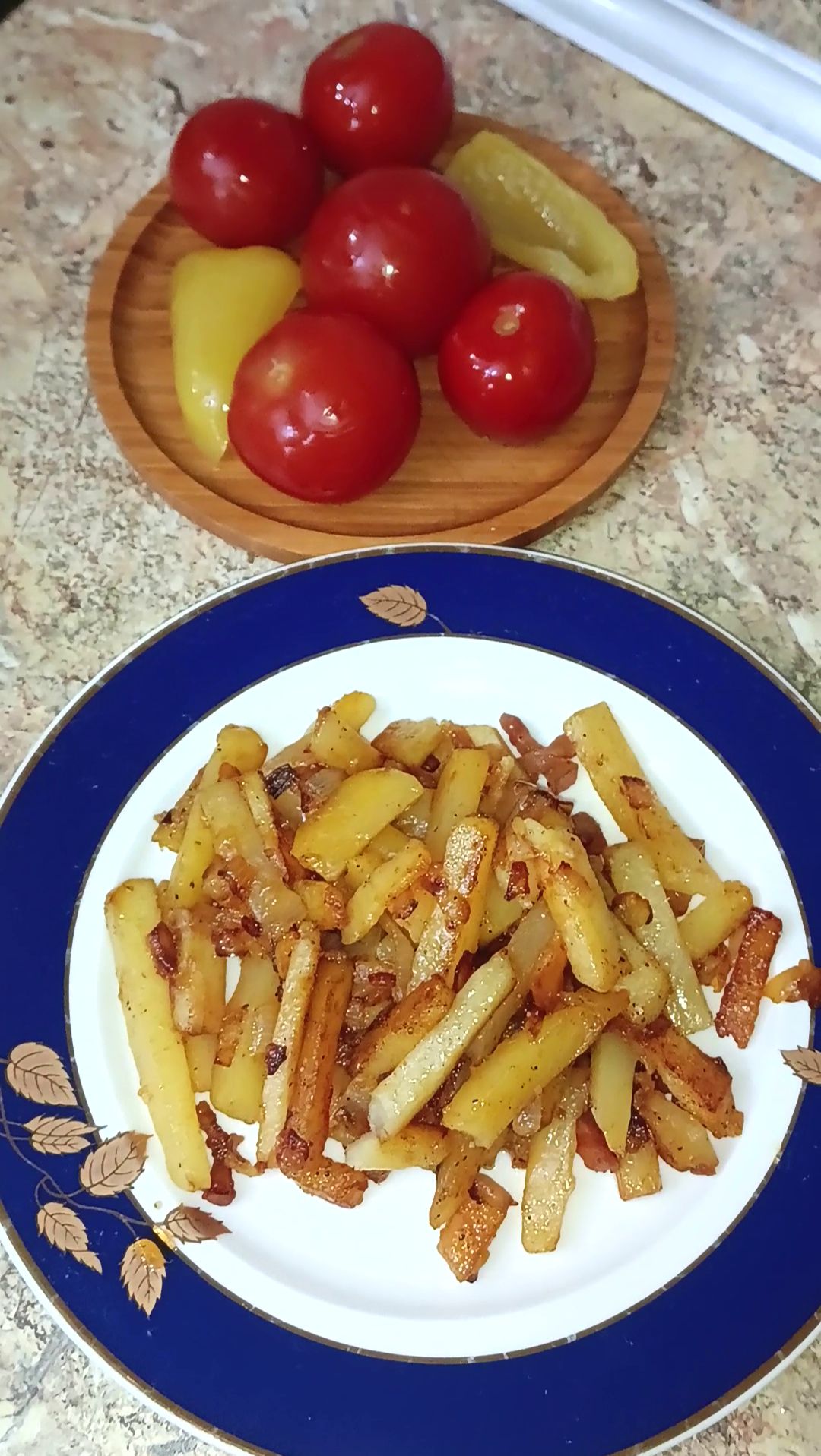 Рецепт Жареный картофель на сале с луком. Как приготовит жареную картошку с луком что бы было вкусно смотреть онлайн