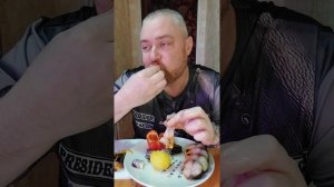 Скумбрия с лучком и картошечкой. Мукбанг. Как сходили на рыбалку. Равноправие. #мукбанг