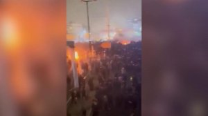 В Иране беспорядки бушуют по всей стране, задержаны более 2,5 тысяч протестующих.