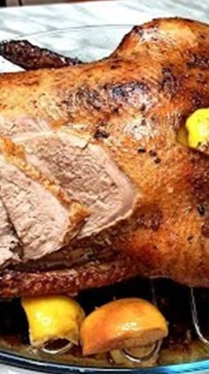 Утка с яблоками