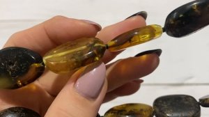 Янтарные колье.