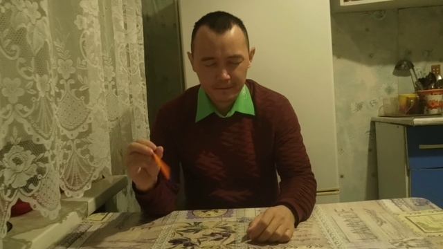 Я жонглирую ручкой с закрытыми глазами