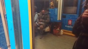 Поездка на метро от Чистых Прудов до Комсомольской.