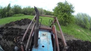 Весенний вывоз навоза. Погрузил и разровнял с помощью трактора ЮМЗ-6