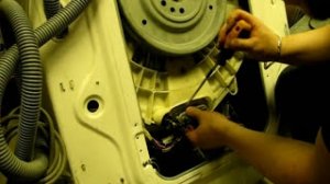 Как достать косточку от бюстгальтера из стиральной машины