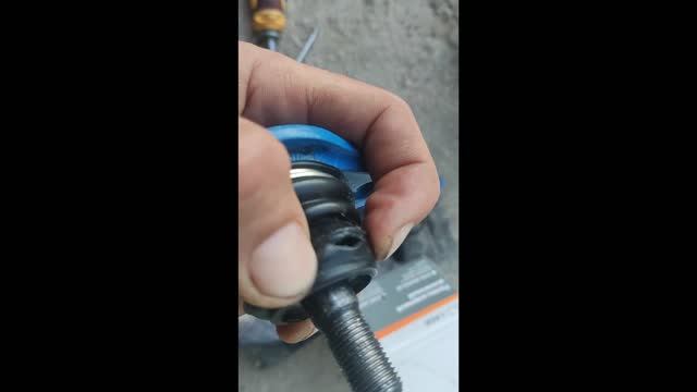 Шаровые опоры ВАЗ-2114, брак пыльника,меняю на силиконовые