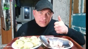 мукбанг/обжорыч/картошка в мундирах и солёная Селёдка/