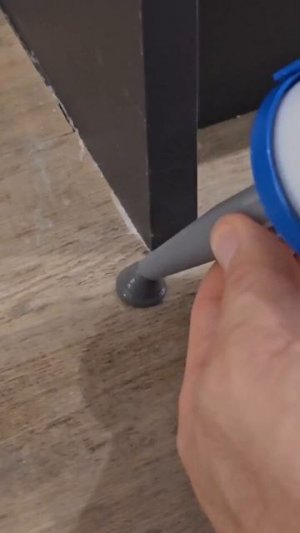 Когда принял решение не устанавливать плинтуса.