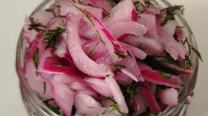 Лук маринованый