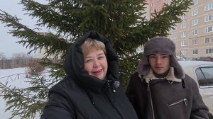 Сегодня мы проводим день в Гринвиче : сходили в кино , попробовали экзотические блюда.