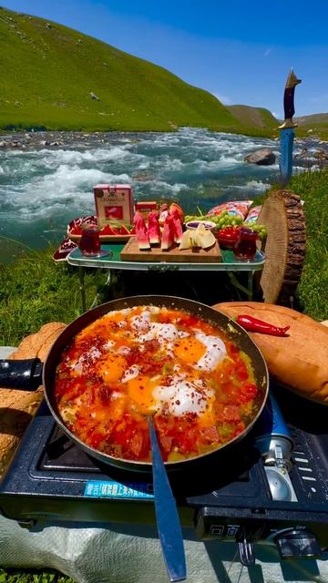 Менемен (яичница с помидорами)