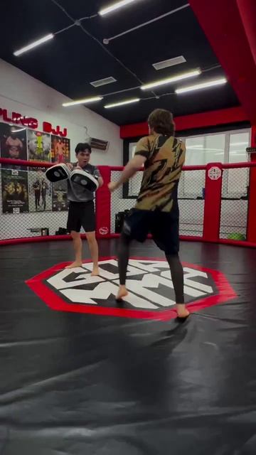 🇷🇺Шара Буллет оттачивает ударку перед следующим боем! смотреть онлайн