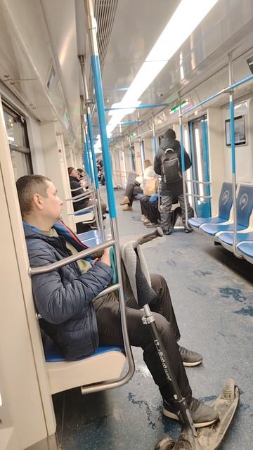 остановка электропоезда 81-765 Москва 2019 на перегоне Сходненская Планерная смотреть онлайн