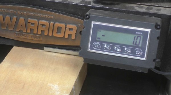 Устанавливаю цифровой индикатор на свой рейсмус WARRIOR 204