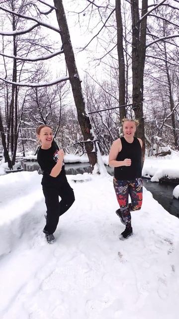Танцы на разогрев, атом в прорубь 🥶🤣/ Dvizh112
#dvizh112  #dance #танцы #движ112 #танцую #моржевание