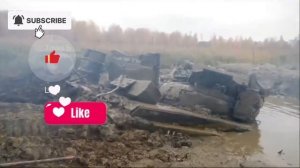 Танк застрял в грязи