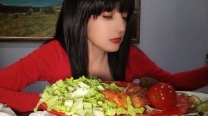 МУКБАНГ/ЦЫПЛЕНОК  пюре/САЛАТ🍛🍛🧆🧆🧆🧆🧆🍅🍅🥒🥒🥒