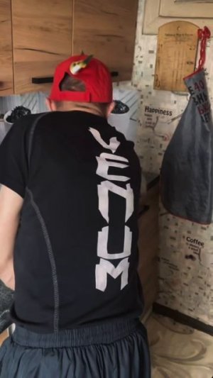 ВСЕГДА ПОМОЖЕТ ЛЮБИМОЙ! БЕЗУМНЫЙ ПАША ВСЕГДА В НУЖНУЮ МИНУТУ РЯДОМ С ИРИШКОЙ ЧИКИ ПИКИ