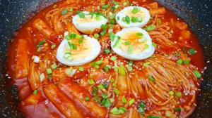 ТОКПОККИ И ГРИБЫ ЭНОКИ В ОСТРОМ СОУСЕ - Вкусная Корейская Закуска!