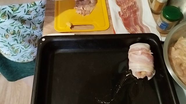 Запеченные куриные бедрышки в беконе с картофелем - понравятся всем)! смотреть онлайн