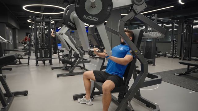 Тренажер D905 Жим от груди смотреть онлайн