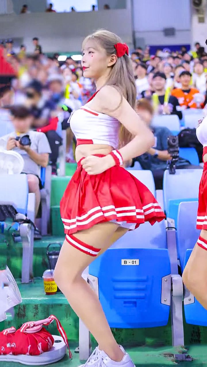 Выступление Чон Со Юн, чирлидерши Peep Peep смотреть онлайн