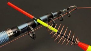 Поплавочная оснастка с пружиной для дальнего заброса