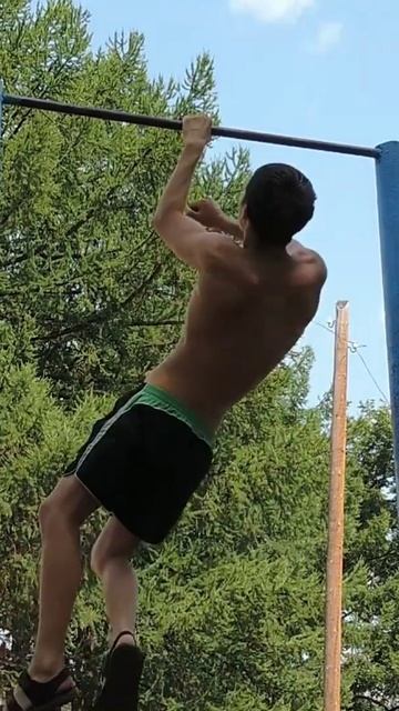 One arm pull up on left arm смотреть онлайн