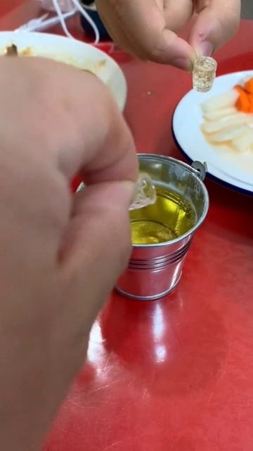 Жена опустила к друзьям смотреть онлайн