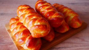 Сосиски в тесте Дрожжевое тесто на кефире Домашняя выпечка