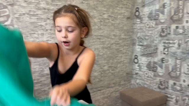 Распаковка новогодней посылки смотреть онлайн