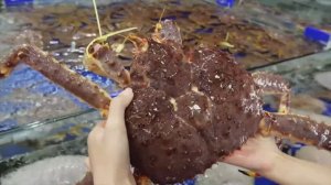 $700! ГИГАНТСКИЙ аляскинский королевский краб, ПОЛНЫЙ мяса, самый дорогой ТУНЕЦ и ЛОБСТЕР!