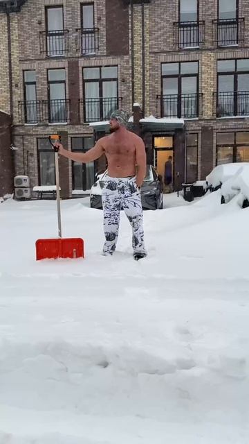 Чистим Москву от снега ДОРОГО 💸💰🤣 смотреть онлайн