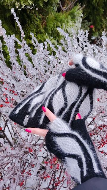 Стильный комплект в технике Свинг ❄ Шапка и митенки спицами ❄ Мастер - классы по вязанию #вязание смотреть онлайн