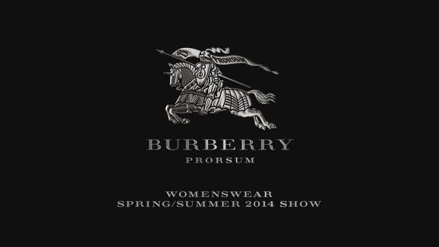 Показ женской коллекции Burberry лето 2014