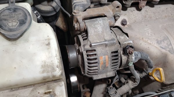 Как снять генератор двигателя 3S-GE Toyota