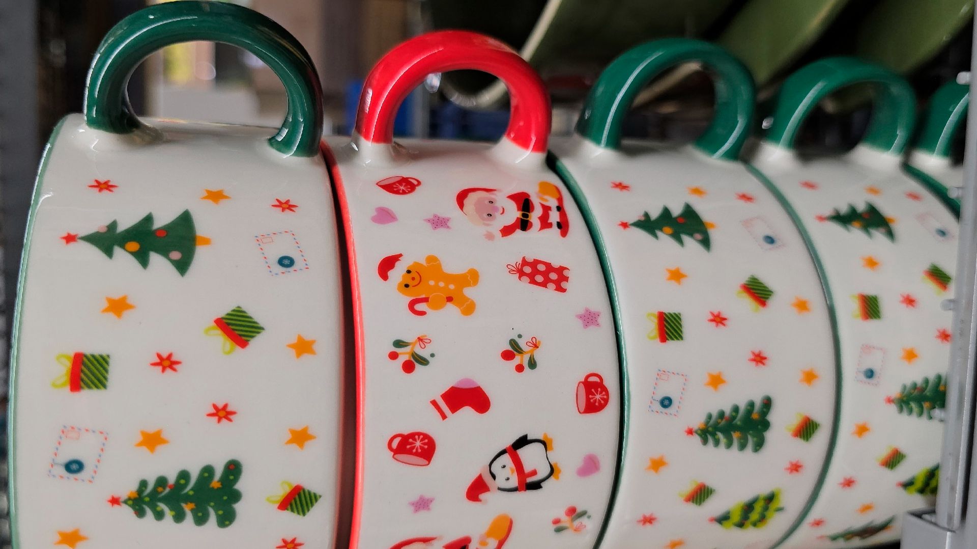 Чижик после праздников весь в акциях! Распродают полезные товары.Много посуды,товаров для дома и др. смотреть онлайн