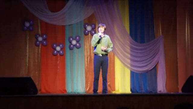 Парень спел песню Маме, весь зал поддержал! Очень трогательно! смотреть онлайн