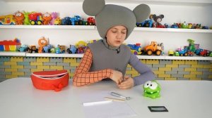 ГОРА ИГРУШЕК! - Разберем Игрушки по Цветам - КуКуPlay для малышей