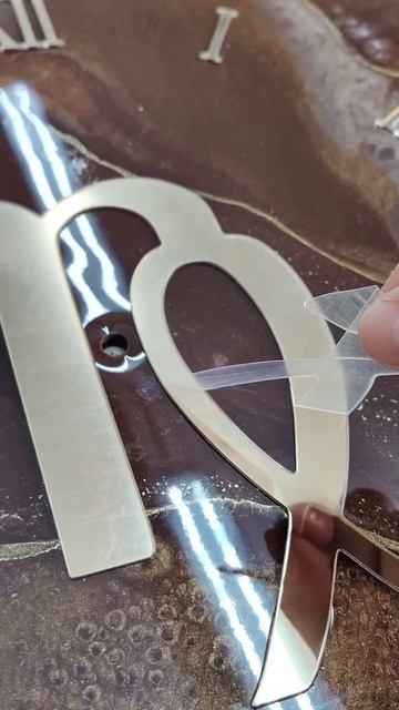 часы со знаком зодиака дева ♍ в интерьер