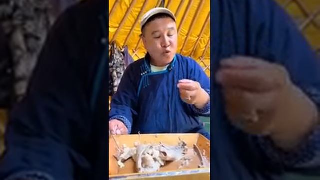 Жизнь традиционных монгольских пастухов в Чабаки на пастбище! #еда #кулинария #монголия смотреть онлайн