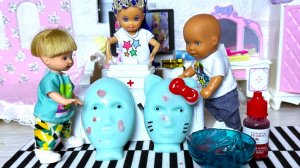 Катя и Макс веселая семейка! Куклы Барби игра выдави прыщ тренд Тик Ток распаковка