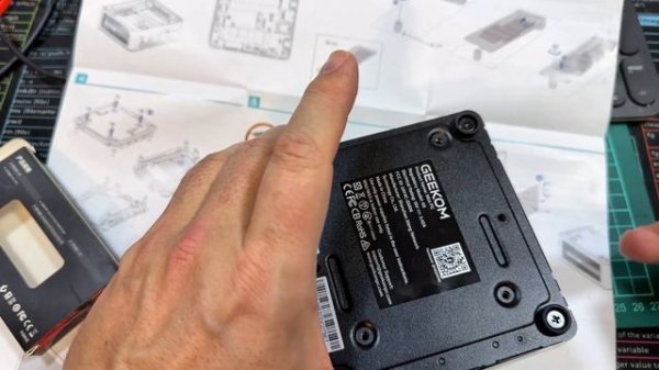 Гаджеты: GEEKOM A5, ч.6 - тестирование SD и игр на ней, разборка миниПК, установка 2.5" SATA SSD