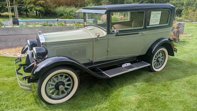 1928 Willy's Knight Model 56 two-door sedan смотреть онлайн