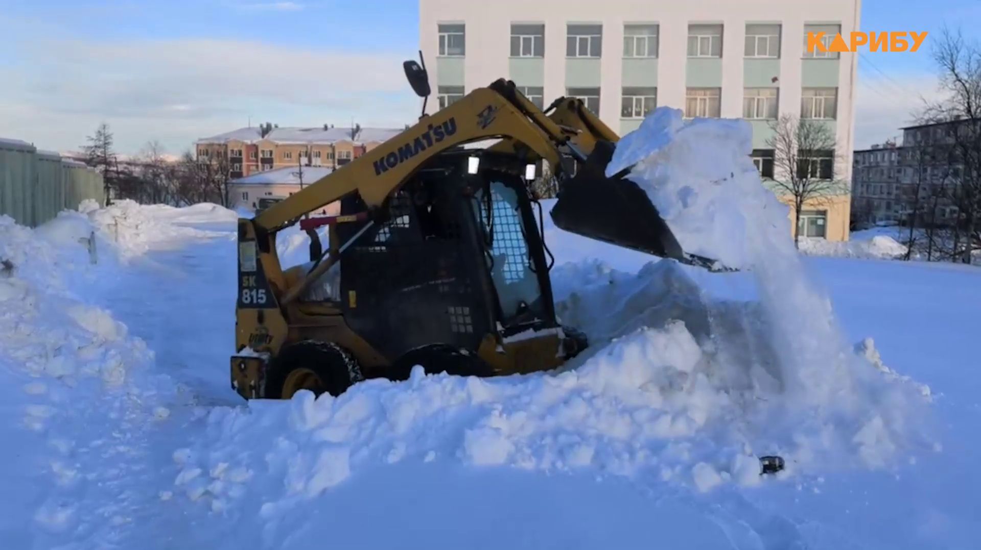 В Магадане продолжается борьба с последствиями циклонов смотреть онлайн
