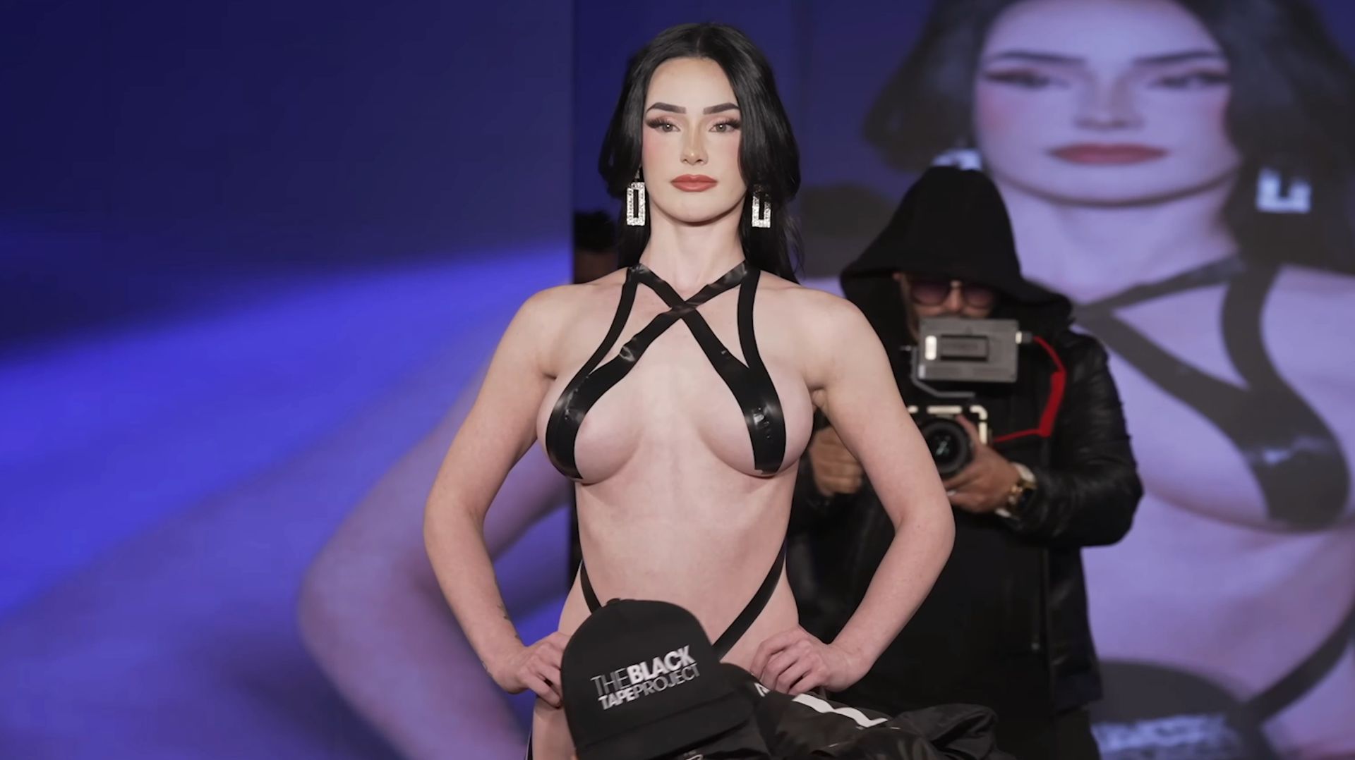 ТОП МОДЕЛИ ПОЧТИ БЕЗ БЕЛЬЯ В 4К - ГОРЯЧИЙ ПОКАЗ 2026! 🔥 МИНИ БИКИНИ И ЛЕНТОЧКИ смотреть онлайн